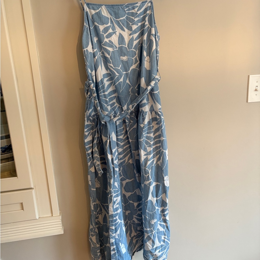 GAP Apronneck Floral Denim Midi Dress medium - Picture 2 of 6